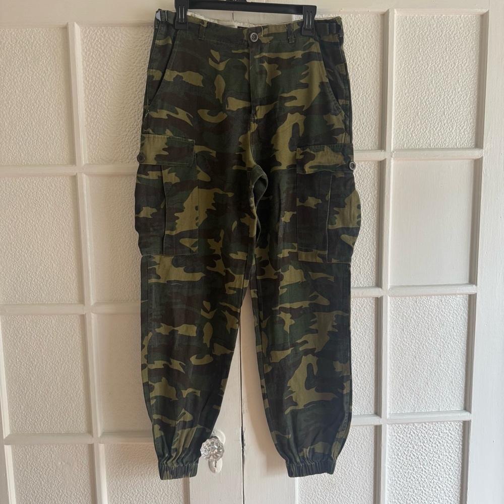 Fashion nova Camo Cargo jeans Pants - Green